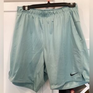 Men’s Nike Dri-Fit Shorts. (M)
